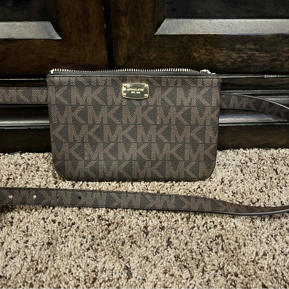 Michael Kors Fanny Bag (Small)